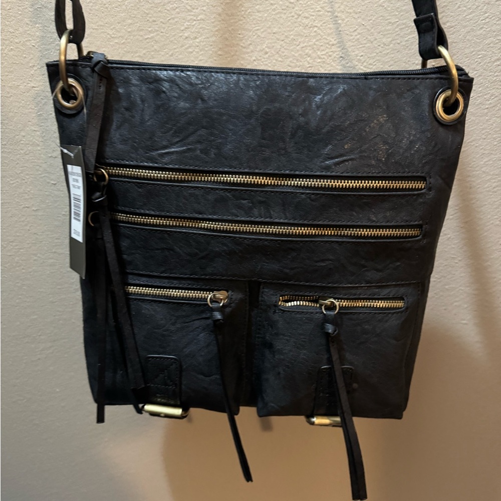 Bueno purse, nwt, lots of storage, black
